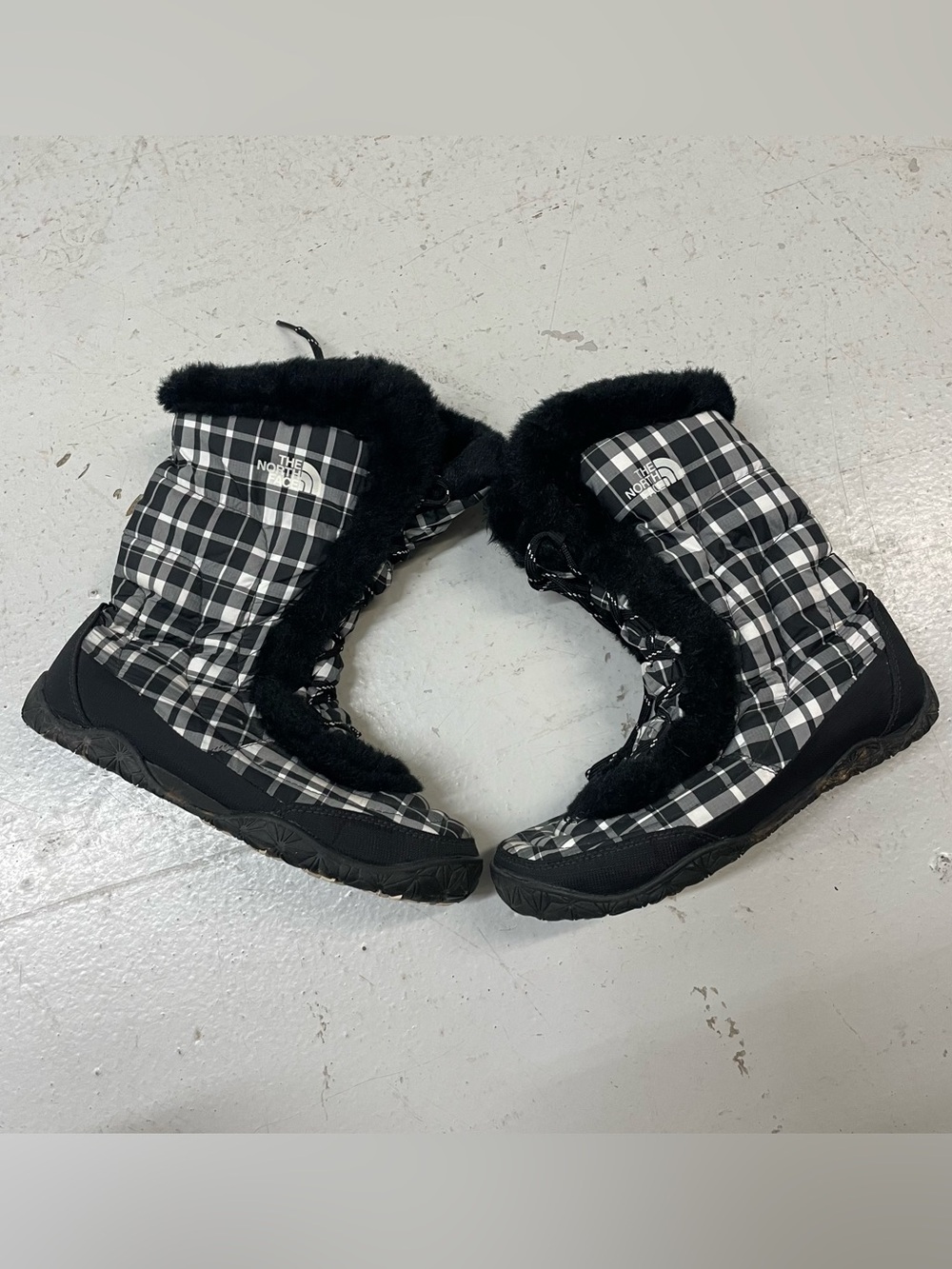 The North Face Quilted Goose Down Winter Boots Plaid Black Faux Women's Size 8